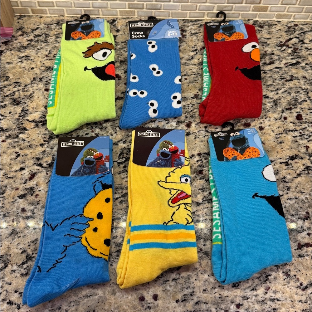 Sesame Street Vibrant Character Socks Set Of 6